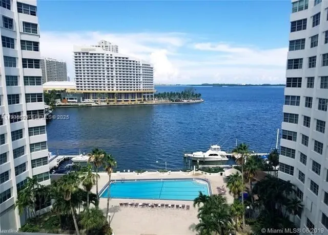 $3,450 | 801 Brickell Bay Drive, Unit 761, Miami, FL 33131