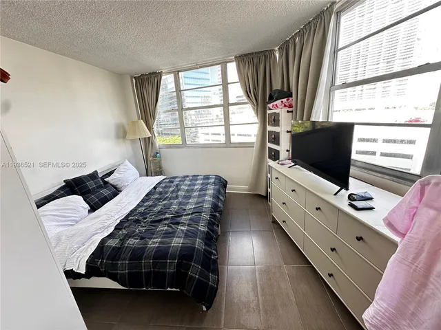 $3,450 | 801 Brickell Bay Drive, Unit 761, Miami, FL 33131