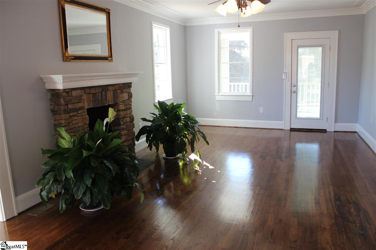 216 Ackley Road Greenville, SC 29607 - Photo 2 of 11