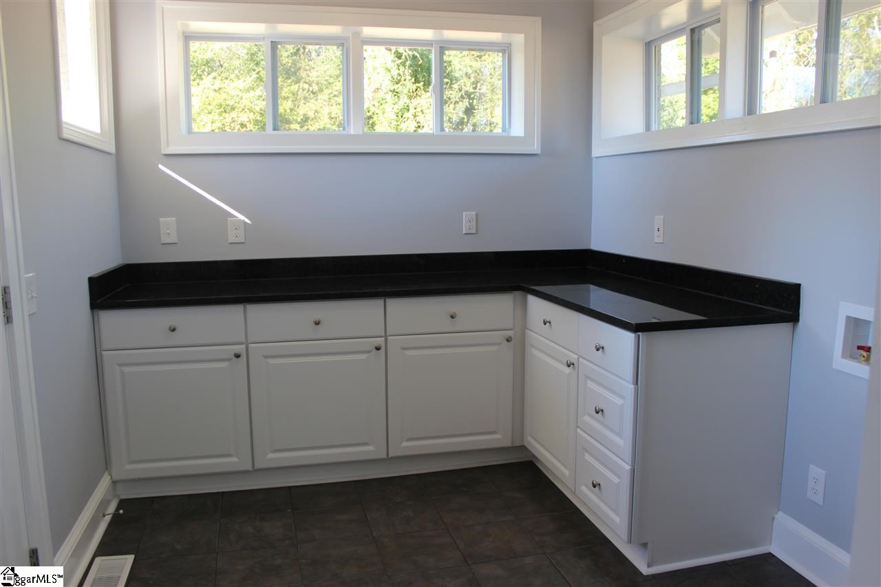 216 Ackley Road Greenville, SC 29607 - Photo 8 of 11