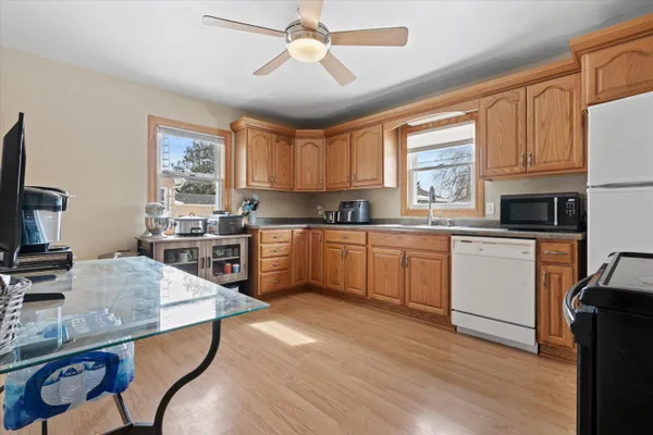 $324,900 | 915 Carol Street, Watertown, WI 53094