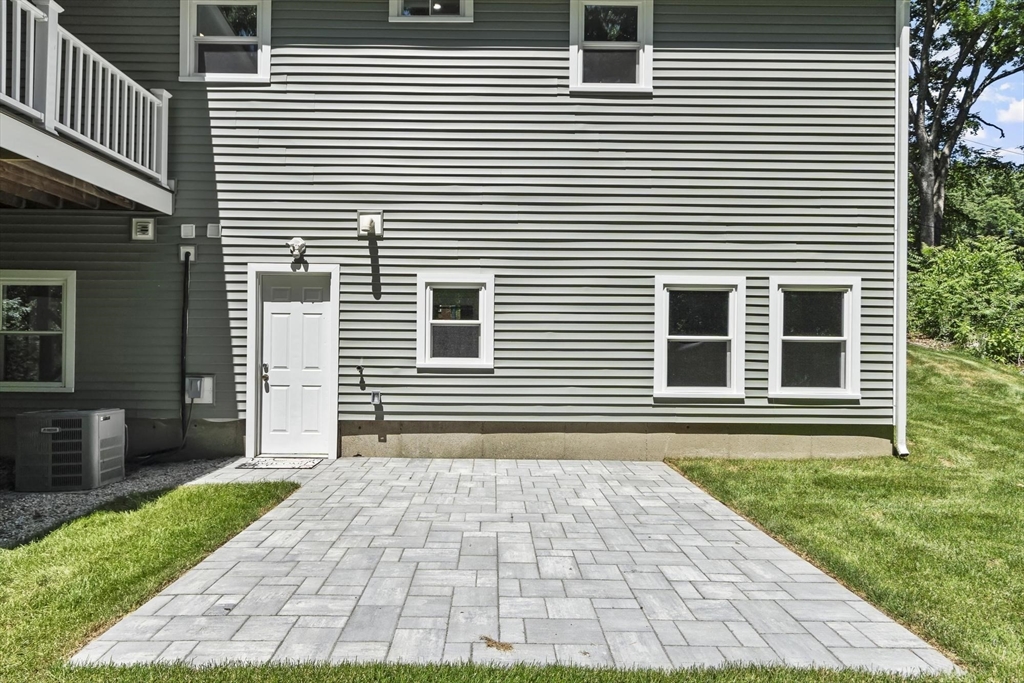 62 Queensland Road Billerica, MA 01862 - Photo 30 of 35