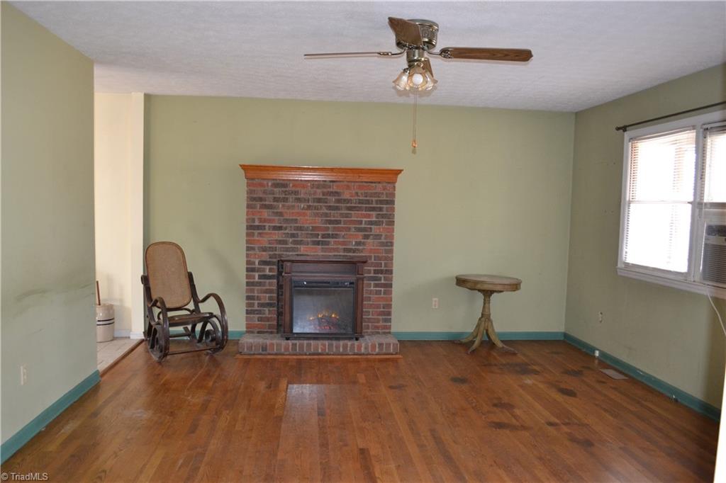 4322 Price Road Stoneville, NC 27048 - Photo 3 of 8 Gallery Image 3