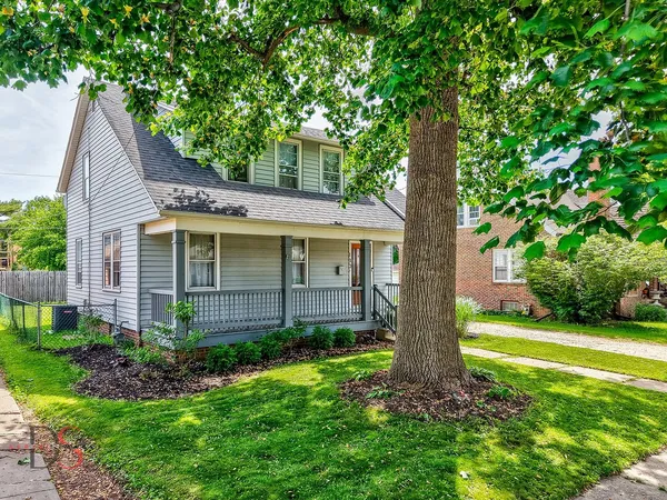 $227,500 | 130 Riverview Drive, Ottawa, IL 61350
