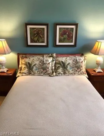 a bed room with a bed