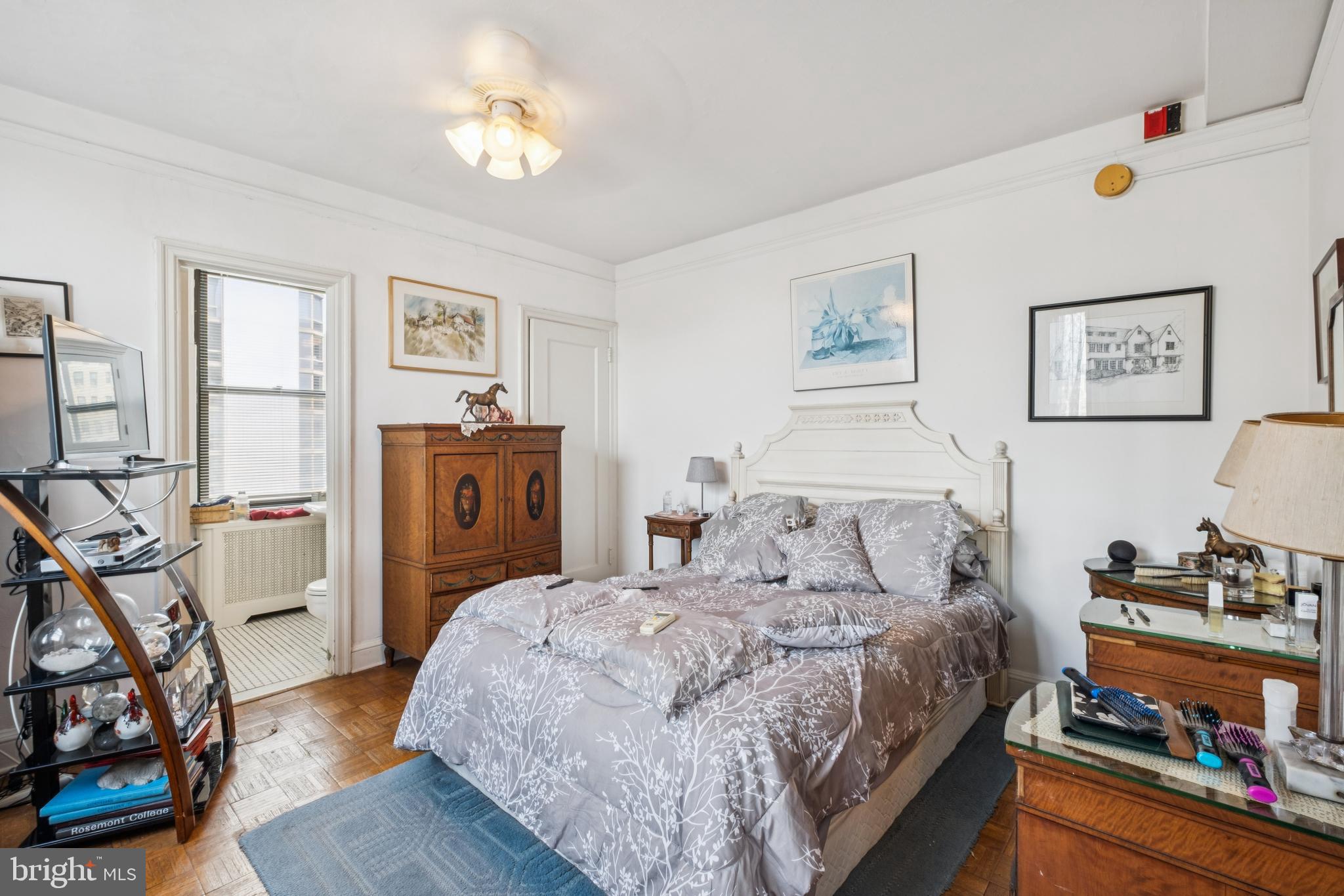 2031 Locust Street, Unit 803 Philadelphia, PA 19103 - Photo 5 of 16
