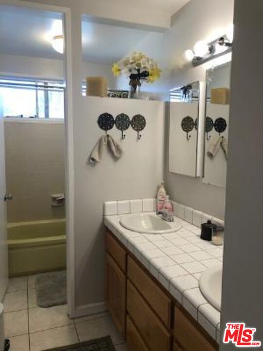 7720 Rhea Avenue Reseda, CA 91335 - Photo 18 of 26 Gallery Image 18