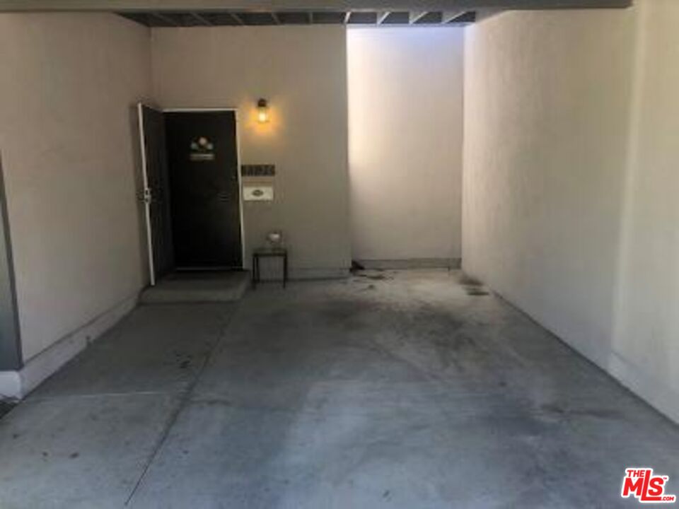 7720 Rhea Avenue Reseda, CA 91335 - Photo 3 of 26 Gallery Image 3