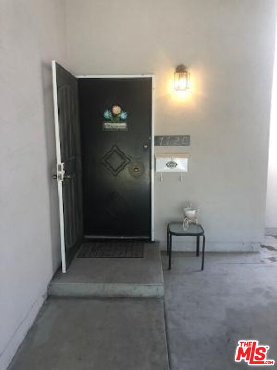 7720 Rhea Avenue Reseda, CA 91335 - Photo 4 of 26 Gallery Image 4