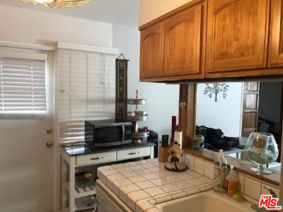 7720 Rhea Avenue Reseda, CA 91335 - Photo 9 of 26 Gallery Image 9