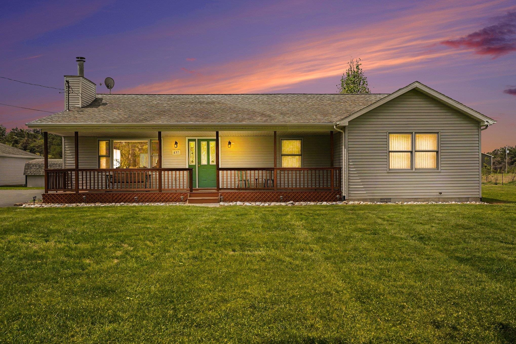 437 4th Street Lupton, MI 48635 - Photo 1 of 33