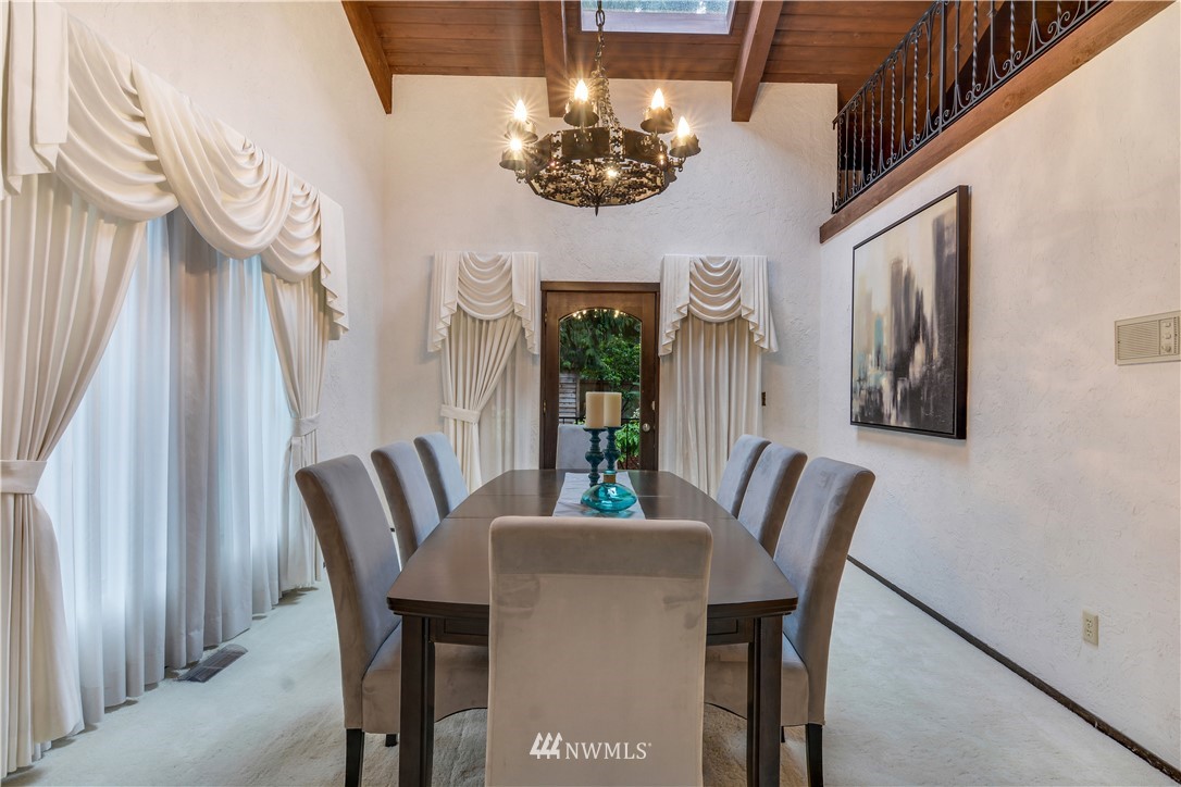 17819 Talbot Road Edmonds, WA 98026 - Photo 6 of 25 Gallery Image 6