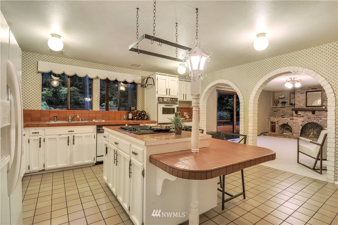 17819 Talbot Road Edmonds, WA 98026 - Photo 8 of 25 Gallery Image 8