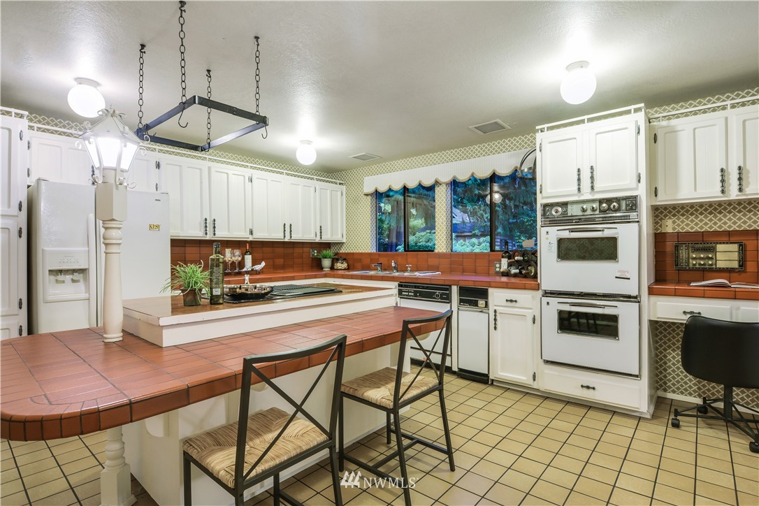 17819 Talbot Road Edmonds, WA 98026 - Photo 9 of 25 Gallery Image 9
