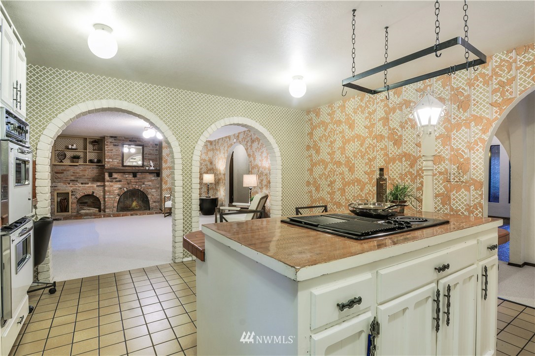 17819 Talbot Road Edmonds, WA 98026 - Photo 10 of 25 Gallery Image 10