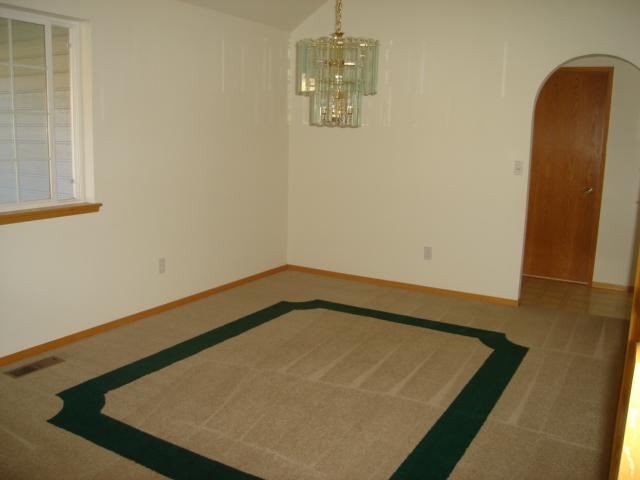 1340 Dazet Road Yakima, WA 98908 - Photo 4 of 14 a close up of a bench in a room