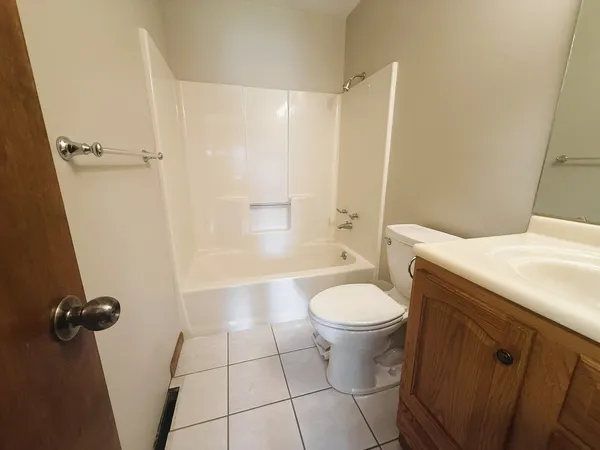 $345,000 | 300 Fieldstone Lane, Dixon, IL 61021