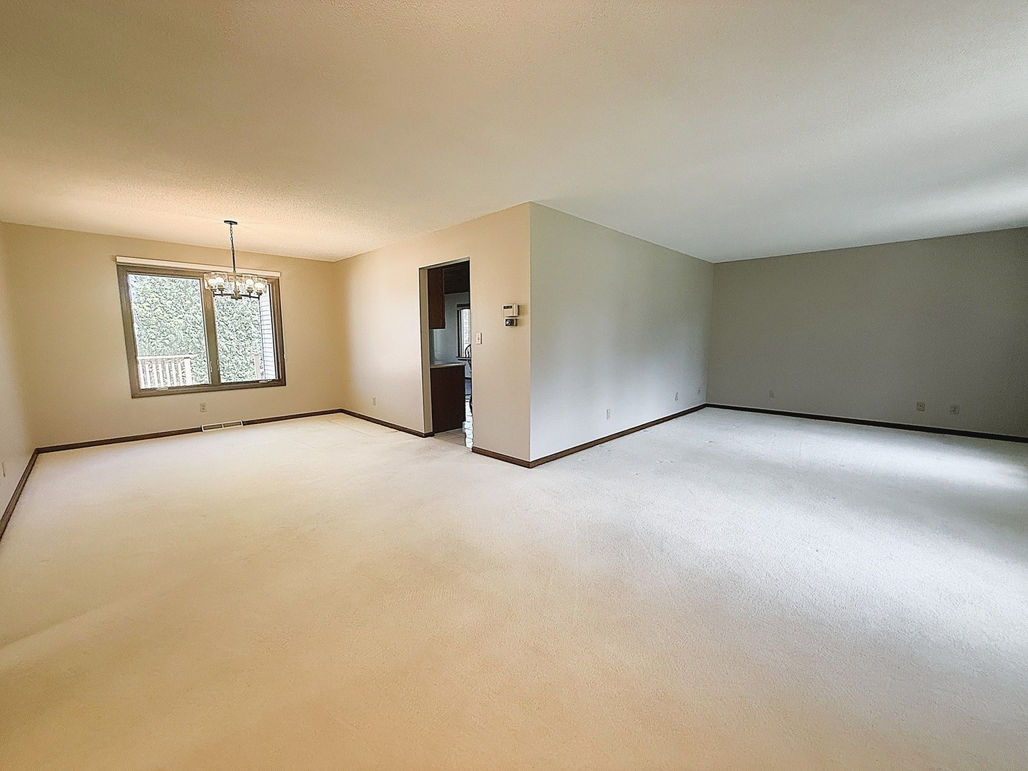 300 Fieldstone Lane Dixon, IL 61021 - Photo 4 of 36