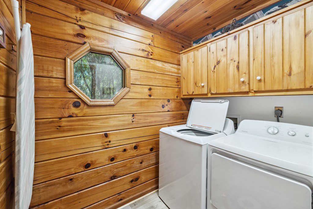 1600 My Mountain Road Morganton, GA 30560 - Photo 16 of 50 a utility room with dryer and washer
