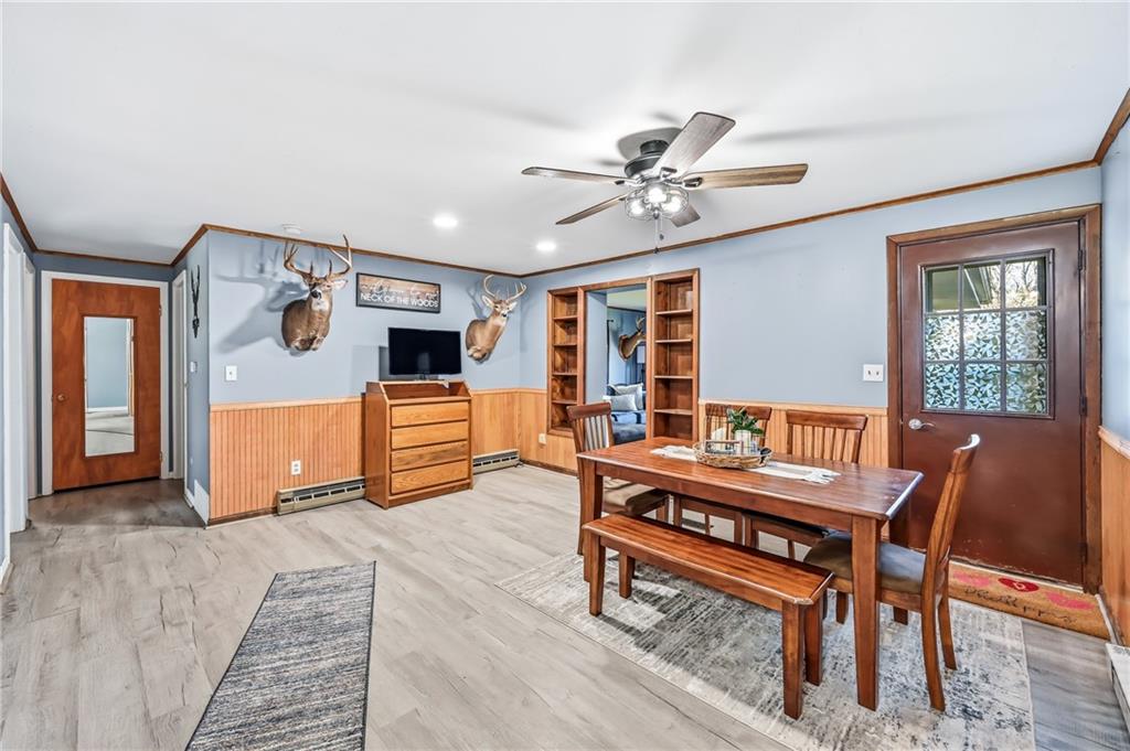 133 North Good Hope Road Greenville, PA 16125 - Photo 8 of 50 a view of a livingroom with furniture and a table