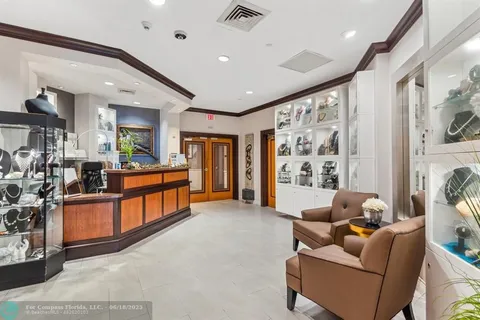 $949,000 | 610 West Las Olas Boulevard, Unit 517, Fort Lauderdale, FL 33312