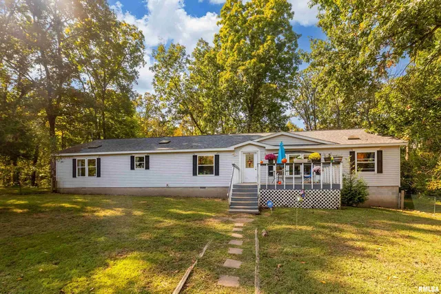 $215,000 | 375 Lakota Way Drive, Carbondale, IL 62902