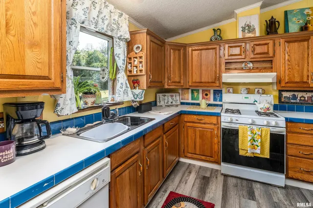 $215,000 | 375 Lakota Way Drive, Carbondale, IL 62902