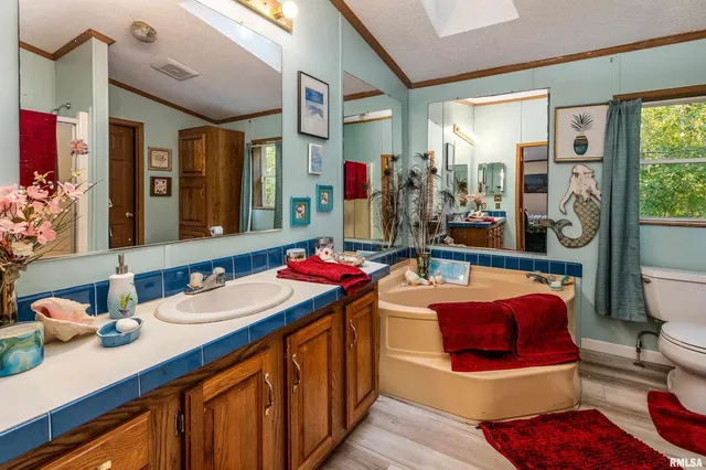 $215,000 | 375 Lakota Way Drive, Carbondale, IL 62902