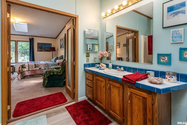 $215,000 | 375 Lakota Way Drive, Carbondale, IL 62902