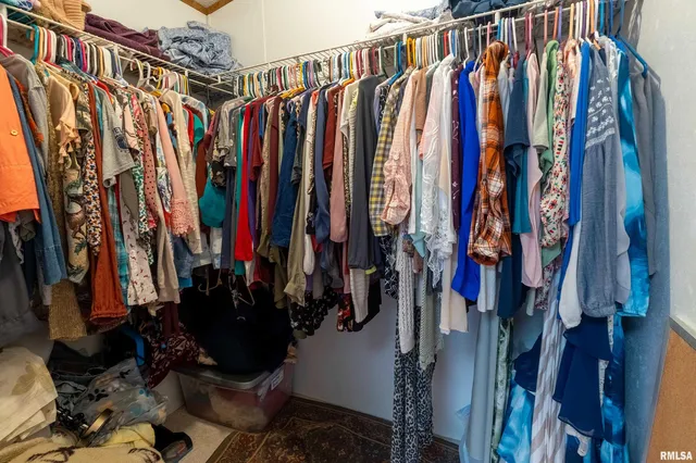 $215,000 | 375 Lakota Way Drive, Carbondale, IL 62902