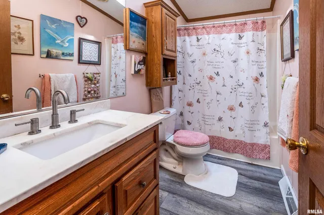 $215,000 | 375 Lakota Way Drive, Carbondale, IL 62902