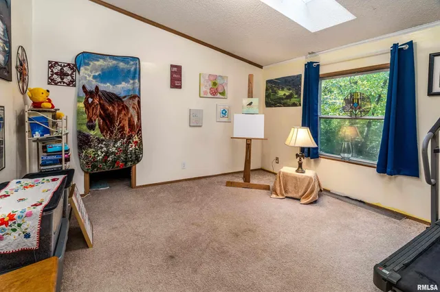 $215,000 | 375 Lakota Way Drive, Carbondale, IL 62902