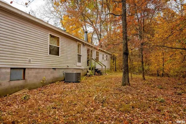 $215,000 | 375 Lakota Way Drive, Carbondale, IL 62902