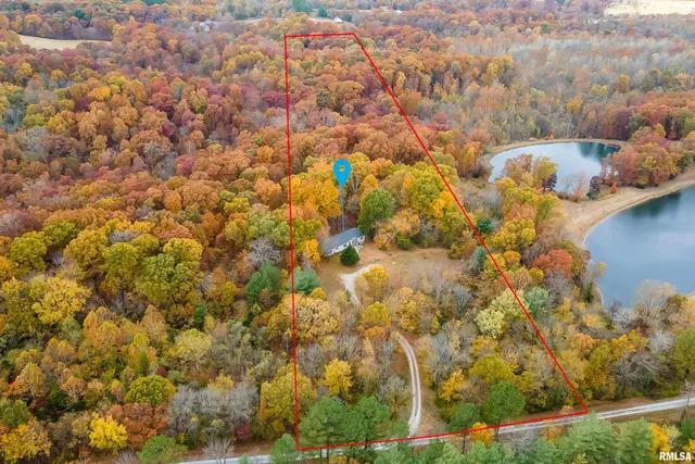 $215,000 | 375 Lakota Way Drive, Carbondale, IL 62902