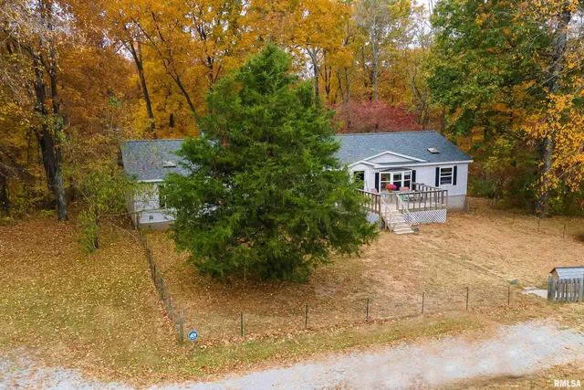 $215,000 | 375 Lakota Way Drive, Carbondale, IL 62902