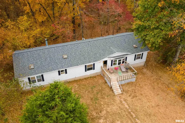 $215,000 | 375 Lakota Way Drive, Carbondale, IL 62902