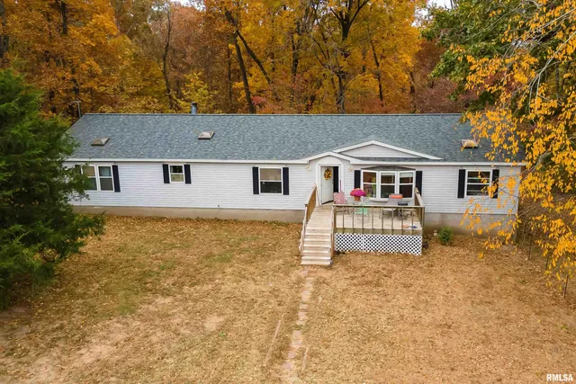 $215,000 | 375 Lakota Way Drive, Carbondale, IL 62902