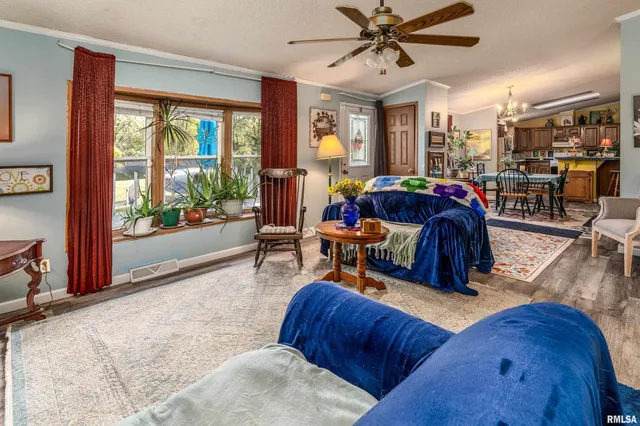 $215,000 | 375 Lakota Way Drive, Carbondale, IL 62902