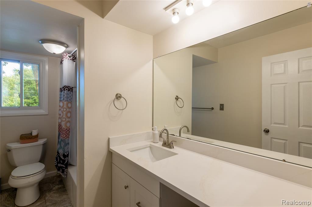 16591 Middlebelt Road, Unit 4 Livonia, MI 48154 - Photo 10 of 16