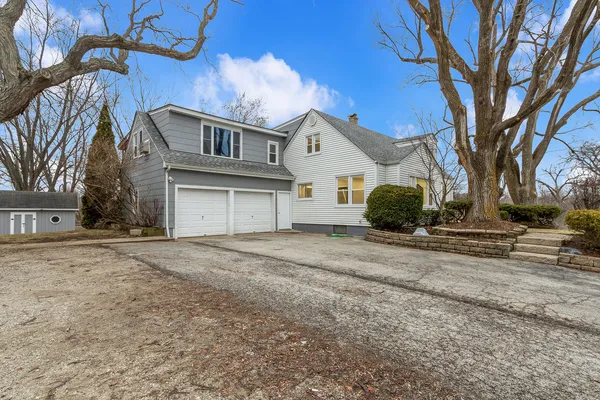 $525,000 | 31 Highway 45, Vernon Hills, IL 60061