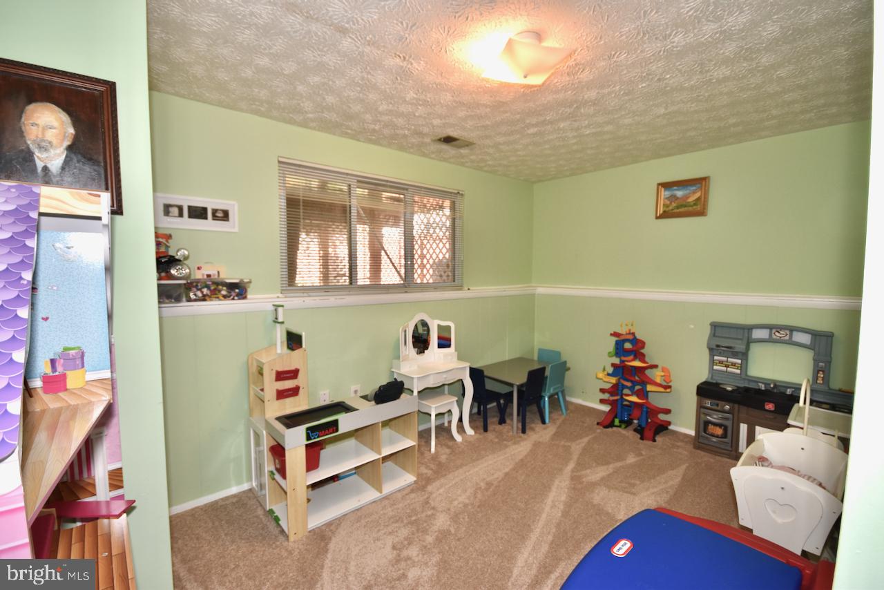8281 Raindrop Way Springfield, VA 22153 - Photo 19 of 22 Gallery Image 19