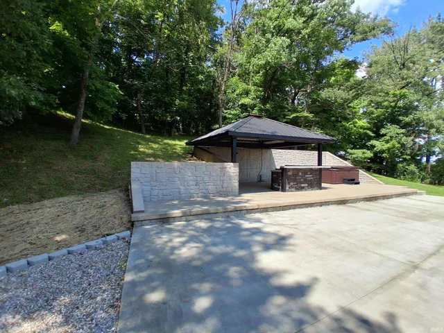 $479,000 | 1578 East 100 North, Washington, IN 47501