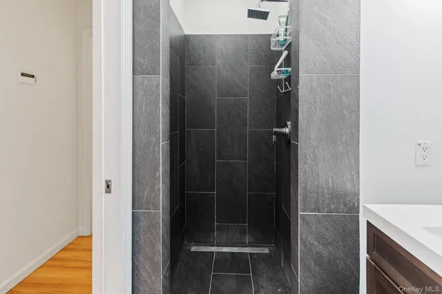 $1,850,000 | 4 Evelyn Court, Westhampton, NY 11978