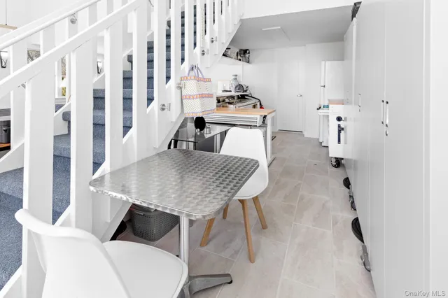 $1,850,000 | 4 Evelyn Court, Westhampton, NY 11978