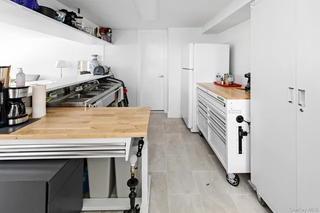 $1,850,000 | 4 Evelyn Court, Westhampton, NY 11978