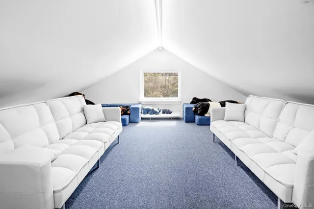 $1,850,000 | 4 Evelyn Court, Westhampton, NY 11978