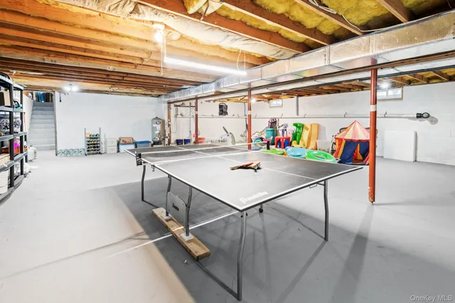 $1,850,000 | 4 Evelyn Court, Westhampton, NY 11978