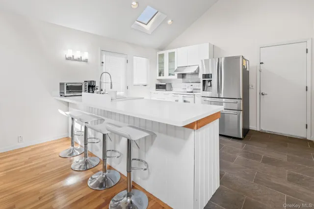 $1,850,000 | 4 Evelyn Court, Westhampton, NY 11978