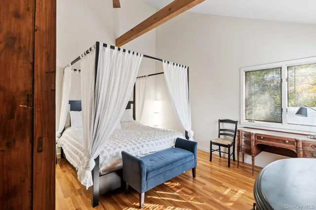 $1,850,000 | 4 Evelyn Court, Westhampton, NY 11978