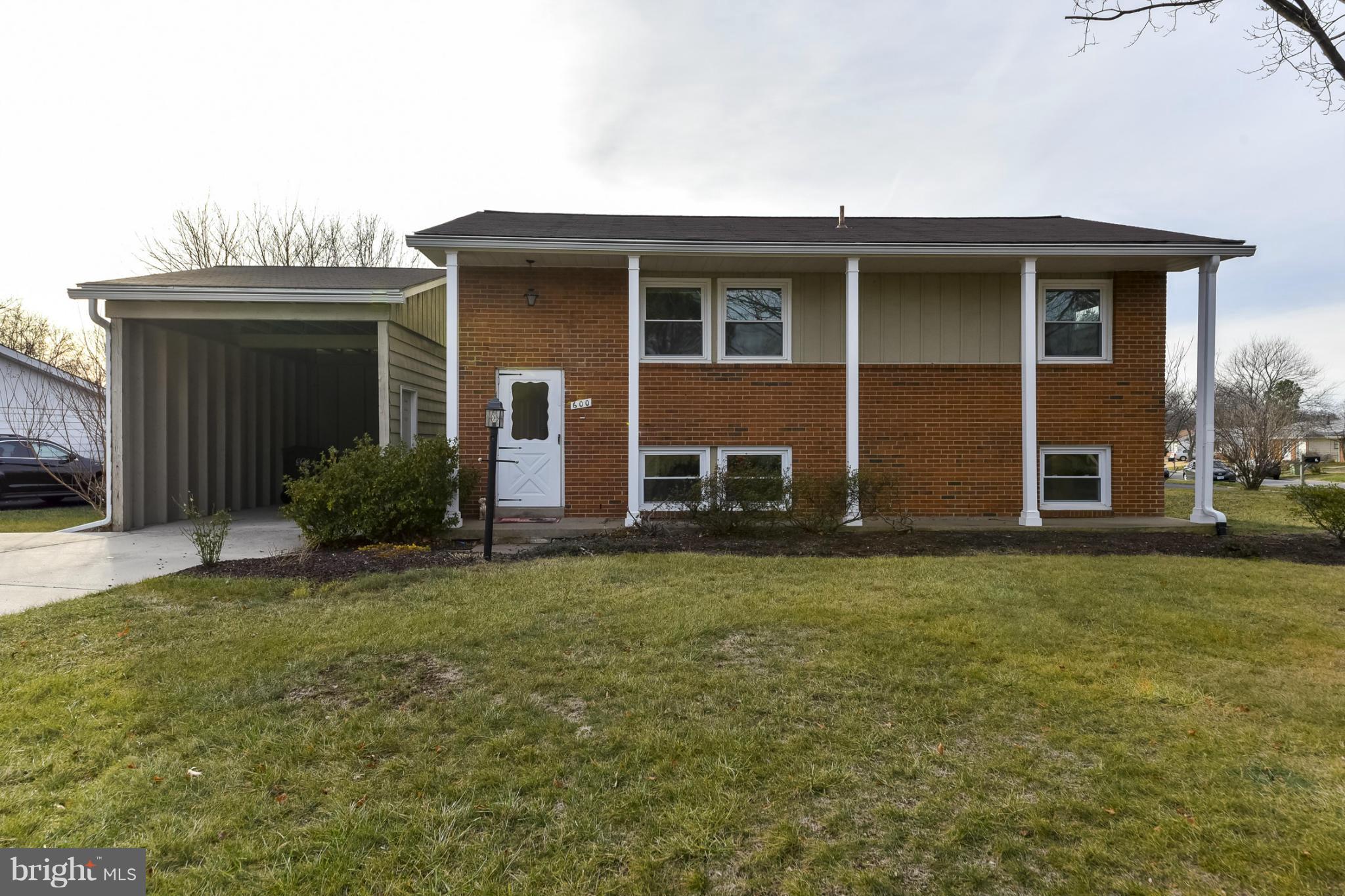 600 East Roanoke Road Sterling, VA 20164 - Photo 1 of 30 Exterior (Front)